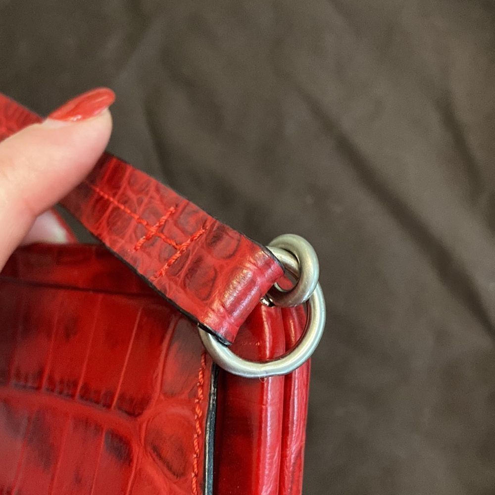 Burberry Vintage clasp wristlet red leather impeccable condition - Picture 12 of 13